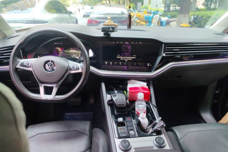 Used Volkswagen Touareg 2019 2.0TSI Ruiyi Edition China VI Standard Center Console