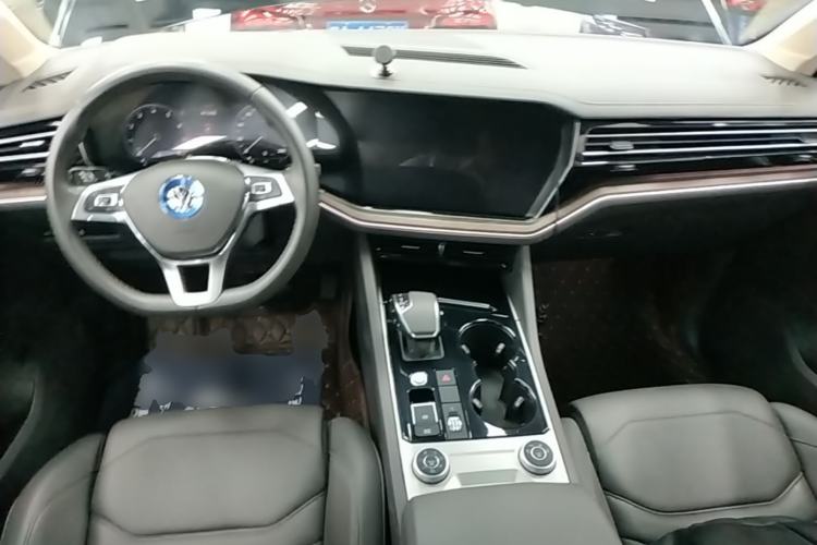 Used Volkswagen Touareg 2019 3.0 TSI RuiFeng Edition China VI Standard Center Console