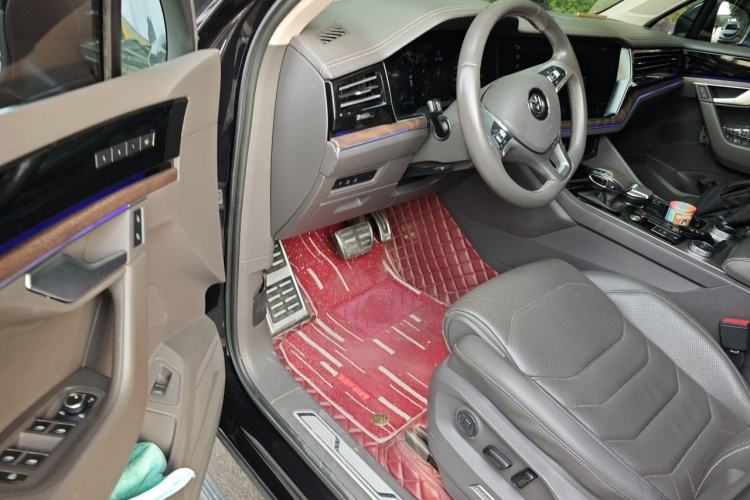 Used Volkswagen Touareg 2019 3.0 TSI RuiFeng Edition China V Standard Driver Seat
