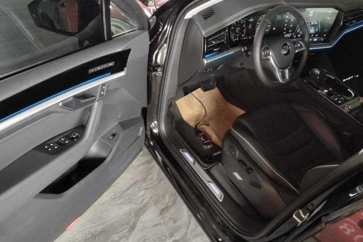 Used Volkswagen Touareg 2019 3.0 TSI Prestige Version China VI Standard Driver Seat