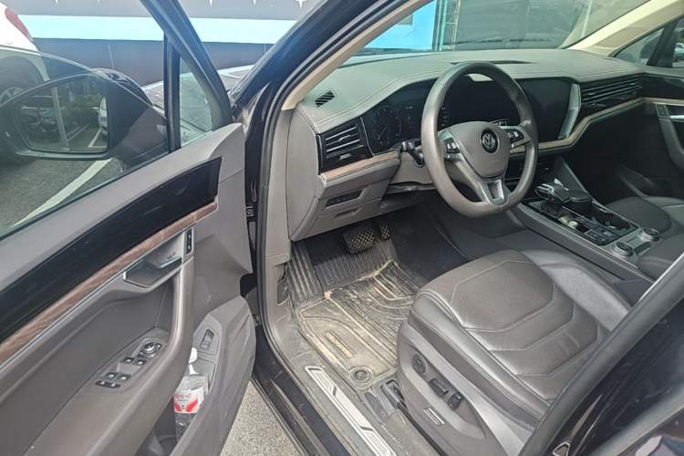 Used Volkswagen Touareg 2019 2.0 TSI Ruiyi Edition China V Standard Driver Seat