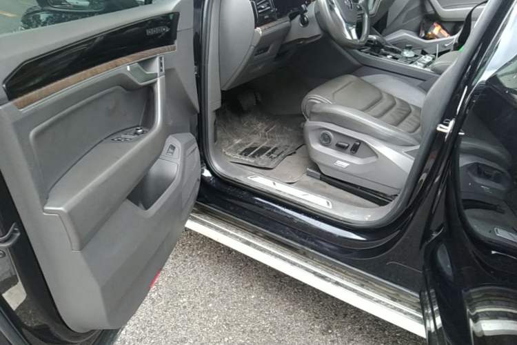 Used Volkswagen Touareg 2019 3.0 TSI RuiFeng Edition China V Standard Driver Seat