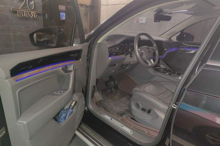 Used Volkswagen Touareg 2019 3.0 TSI RuiFeng Edition China V Standard Driver Seat