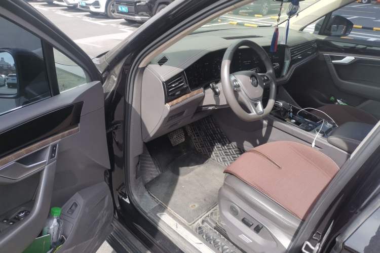 Used Volkswagen Touareg 2019 2.0TSI Ruiyi Edition China VI Standard Driver Seat