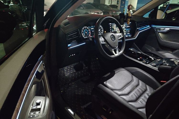 Used Volkswagen Touareg 2019 2.0TSI Ruiyi Edition China VI Standard Driver Seat