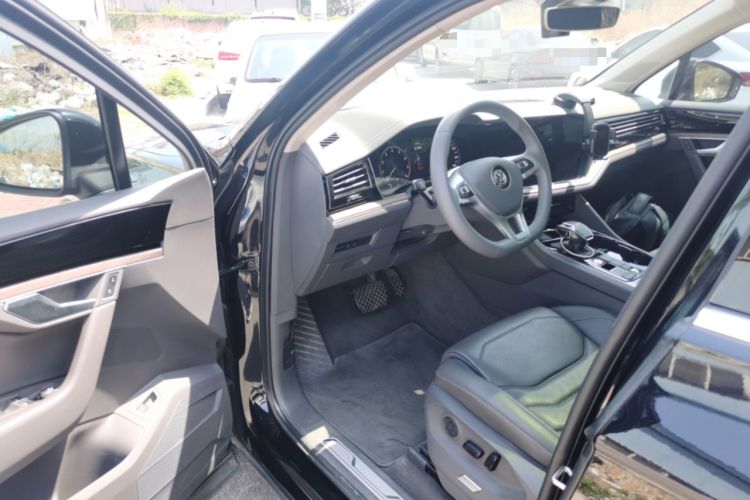 Used Volkswagen Touareg 2019 2.0TSI Ruiyi Edition China VI Standard Driver Seat