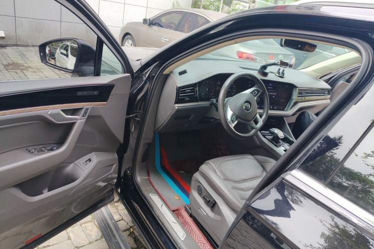 Used Volkswagen Touareg 2019 3.0 TSI RuiFeng Edition China V Standard Driver Seat