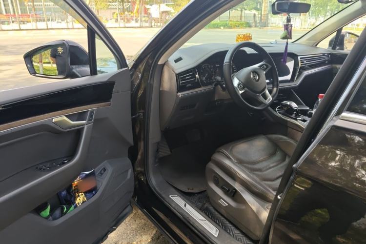 Used Volkswagen Touareg 2019 2.0 TSI Ruiyi Edition China V Standard Driver Seat