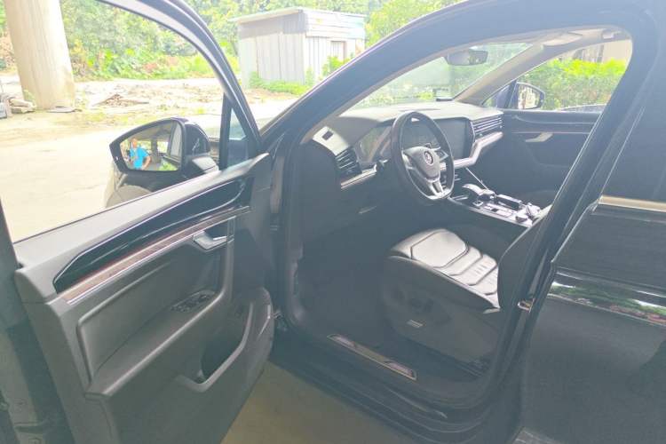 Used Volkswagen Touareg 2019 2.0TSI Ruiyi Edition China VI Standard Driver Seat