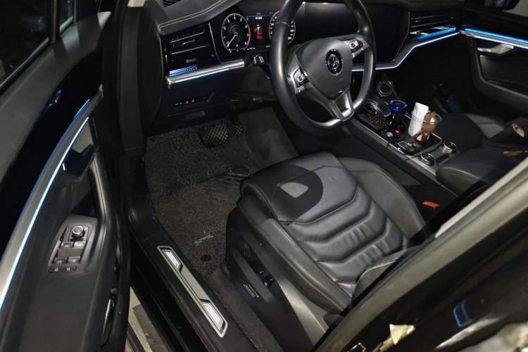 Used Volkswagen Touareg 2019 2.0 TSI Ruiyi Edition China V Standard Driver Seat