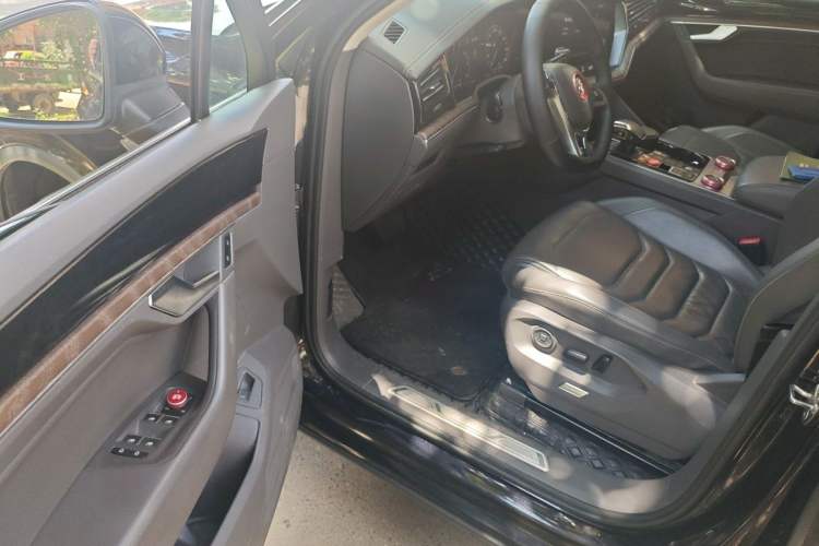 Used Volkswagen Touareg 2019 2.0 TSI Ruiyi Edition China V Standard Driver Seat