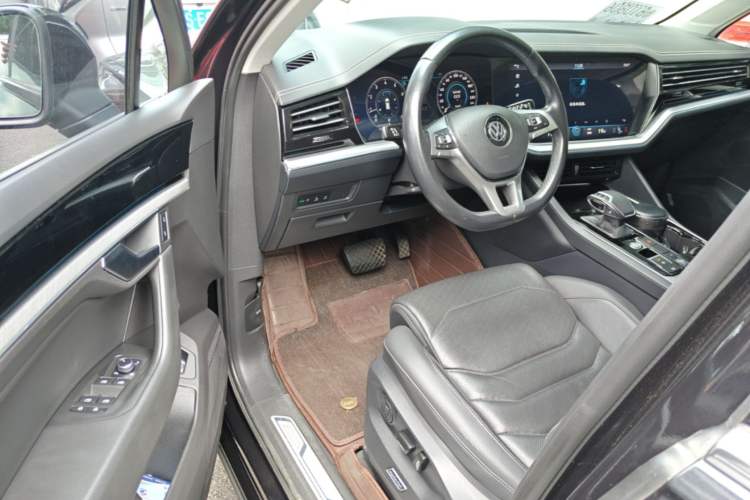 Used Volkswagen Touareg 2019 2.0TSI Ruiyi Edition China VI Standard Driver Seat