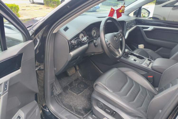 Used Volkswagen Touareg 2019 2.0 TSI Flagship Edition China VI Driver Seat