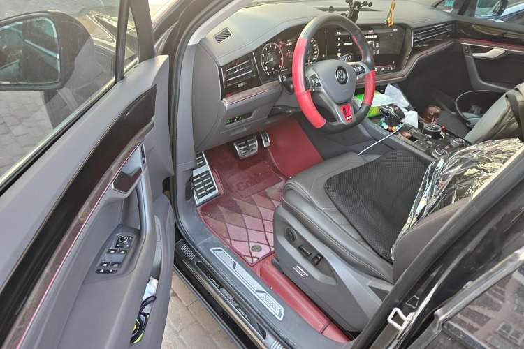 Used Volkswagen Touareg 2019 2.0TSI Ruiyi Edition China VI Standard Driver Seat