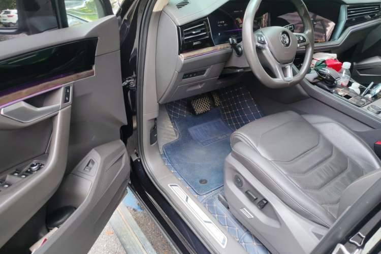 Used Volkswagen Touareg 2019 2.0TSI Ruiyi Edition China VI Standard Driver Seat