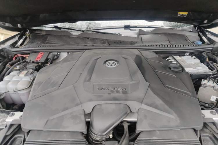 Used Volkswagen Touareg 2019 3.0 TSI RuiFeng Edition China VI Standard Engine Bay