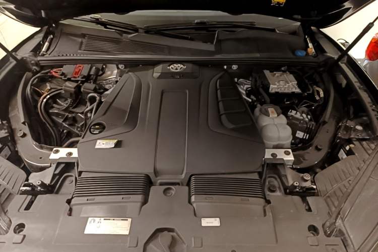 Used Volkswagen Touareg 2019 2.0TSI Ruiyi Edition China VI Standard Engine Bay