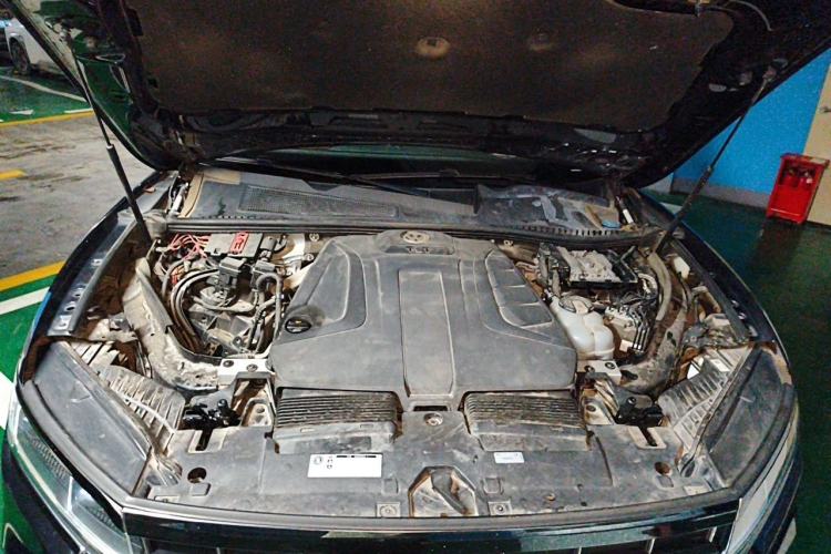 Used Volkswagen Touareg 2019 2.0TSI Ruiyi Edition China VI Standard Engine Bay