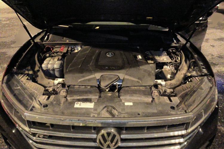 Used Volkswagen Touareg 2019 3.0 TSI RuiFeng Edition China V Standard Engine Bay