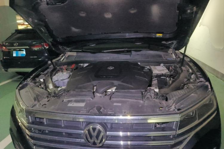 Used Volkswagen Touareg 2019 3.0 TSI RuiFeng Edition China VI Standard Engine Bay