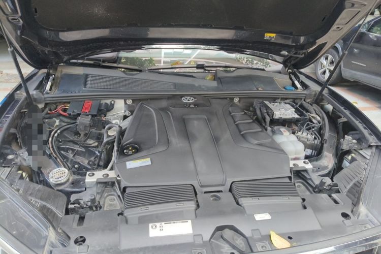 Used Volkswagen Touareg 2019 2.0TSI Ruiyi Edition China VI Standard Engine Bay