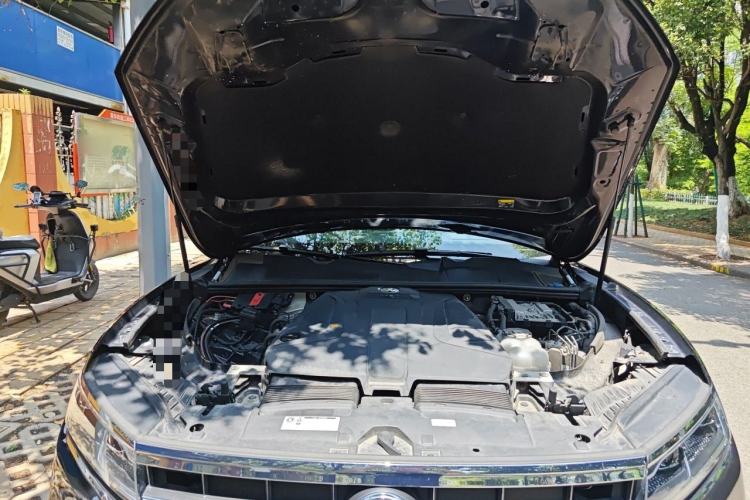 Used Volkswagen Touareg 2019 2.0 TSI Ruiyi Edition China V Standard Engine Bay