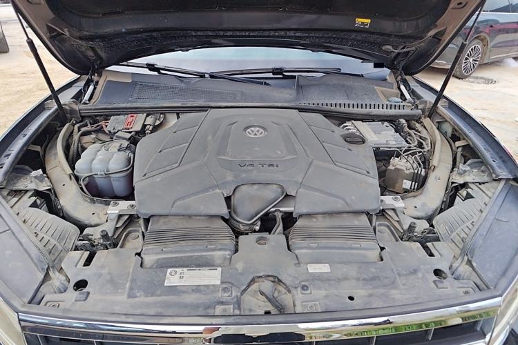 Used Volkswagen Touareg 2019 3.0 TSI RuiFeng Edition China VI Standard Engine Bay