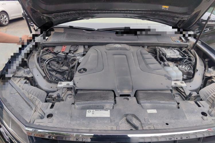 Used Volkswagen Touareg 2019 2.0TSI Ruiyi Edition China VI Standard Engine Bay