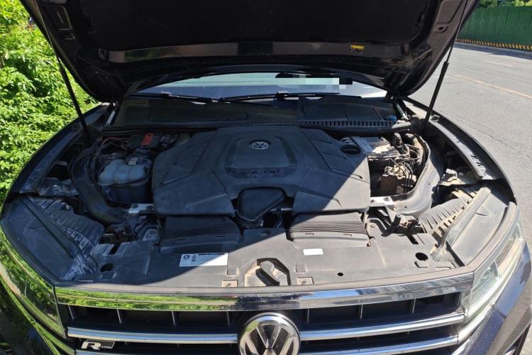 Used Volkswagen Touareg 2019 3.0 TSI RuiFeng Edition China VI Standard Engine Bay