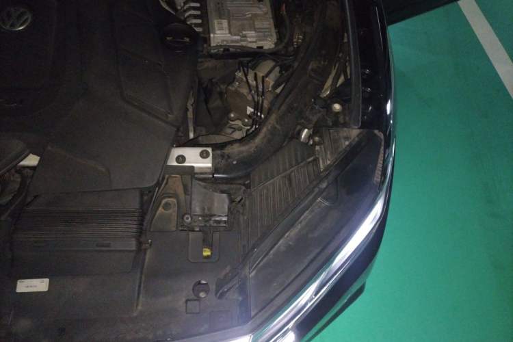 Used Volkswagen Touareg 2019 3.0 TSI Prestige Version China VI Standard Engine Bay Left