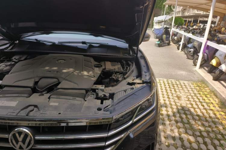 Used Volkswagen Touareg 2019 3.0 TSI Advanced Version China V Standard Engine Bay Left