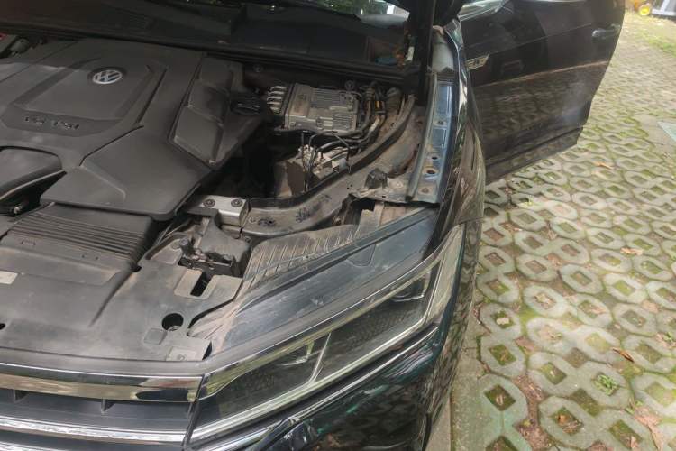 Used Volkswagen Touareg 2019 3.0 TSI RuiFeng Edition China V Standard Engine Bay Left