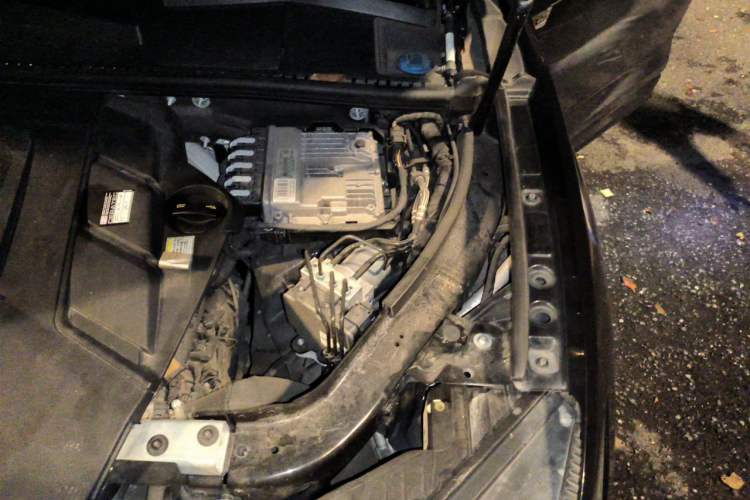 Used Volkswagen Touareg 2019 3.0 TSI RuiFeng Edition China V Standard Engine Bay Left