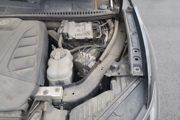 Used Volkswagen Touareg 2019 2.0TSI Ruiyi Edition China VI Standard Engine Bay Left