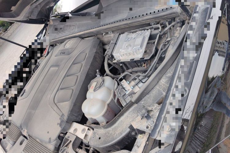 Used Volkswagen Touareg 2019 2.0TSI Ruiyi Edition China VI Standard Engine Bay Left