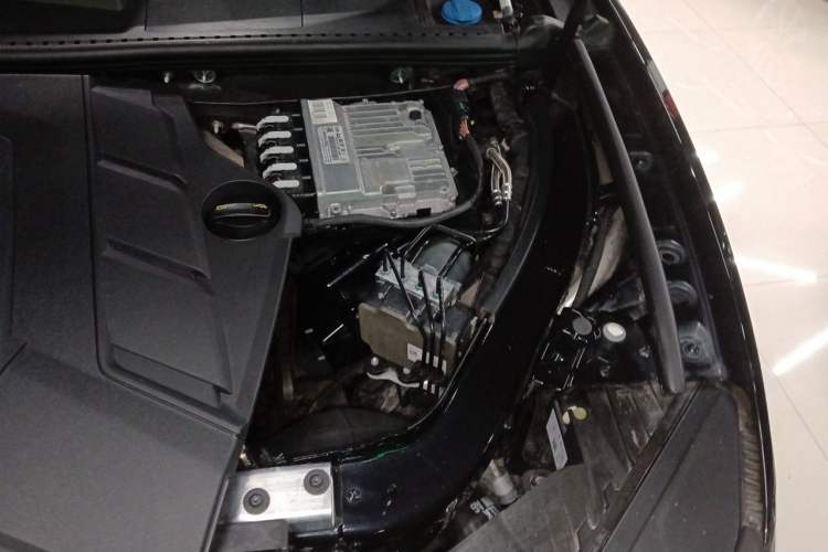 Used Volkswagen Touareg 2019 3.0 TSI RuiFeng Edition China V Standard Engine Bay Left