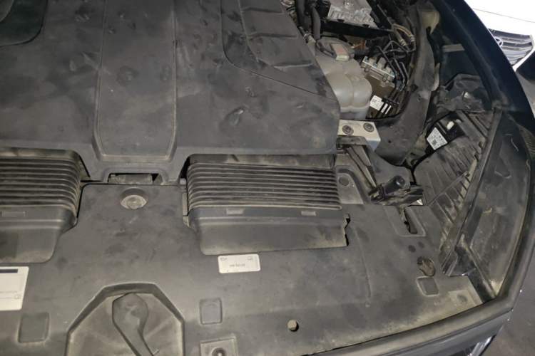 Used Volkswagen Touareg 2019 2.0 TSI Ruiyi Edition China V Standard Engine Bay Left