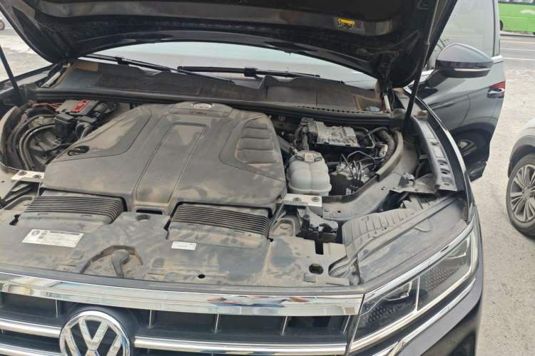 Used Volkswagen Touareg 2019 2.0TSI Ruiyi Edition China VI Standard Engine Bay Left