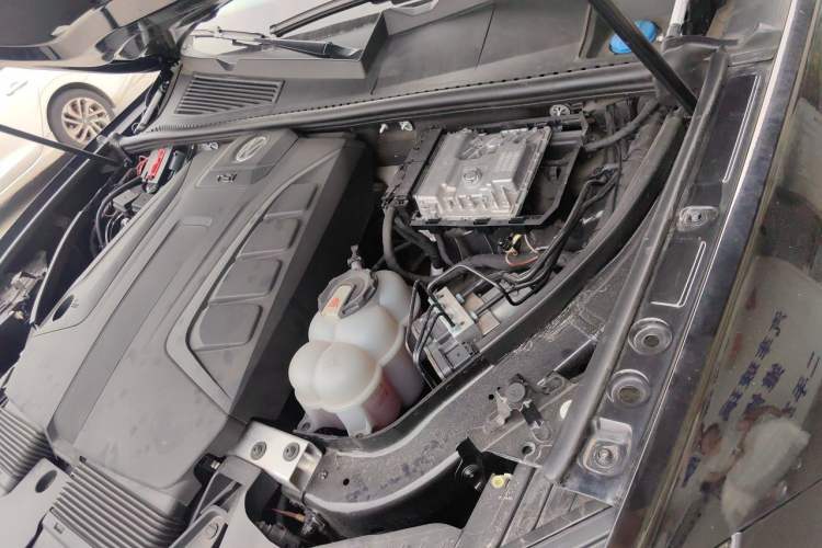 Used Volkswagen Touareg 2019 2.0 TSI Ruiyi Edition China V Standard Engine Bay Left