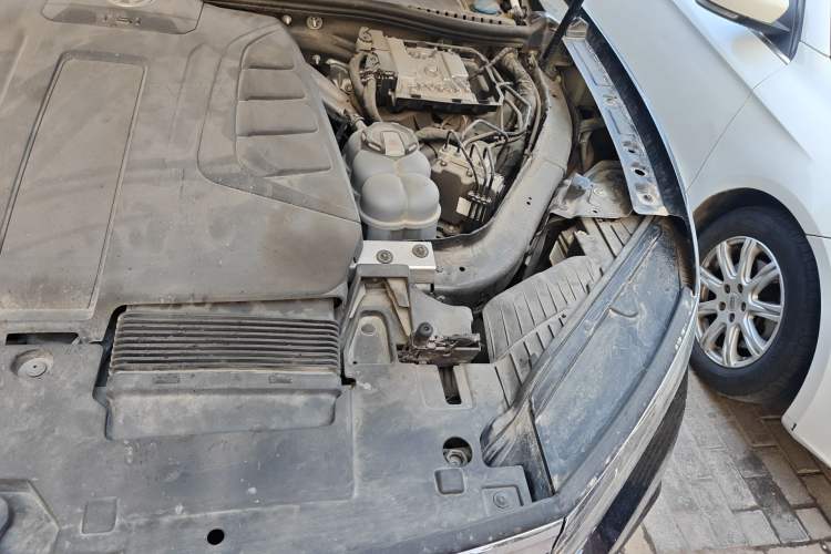 Used Volkswagen Touareg 2019 2.0TSI Ruiyi Edition China VI Standard Engine Bay Left