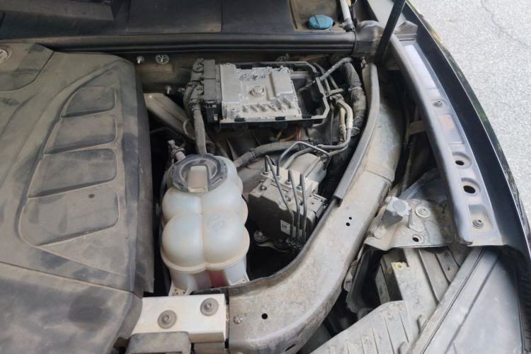 Used Volkswagen Touareg 2019 2.0TSI Ruiyi Edition China VI Standard Engine Bay Left