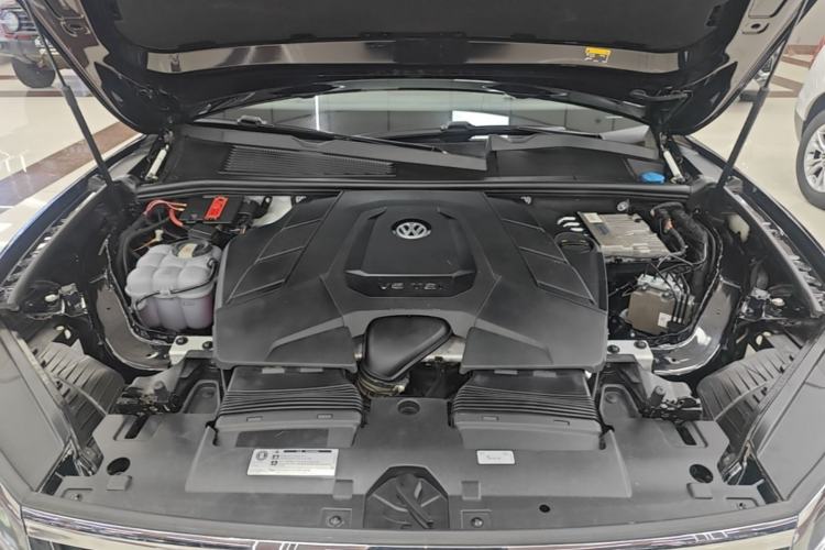 Used Volkswagen Touareg 2019 3.0 TSI RuiFeng Edition China VI Standard Engine Bay