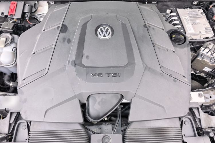 Used Volkswagen Touareg 2019 3.0 TSI RuiFeng Edition China VI Standard Engine Bay