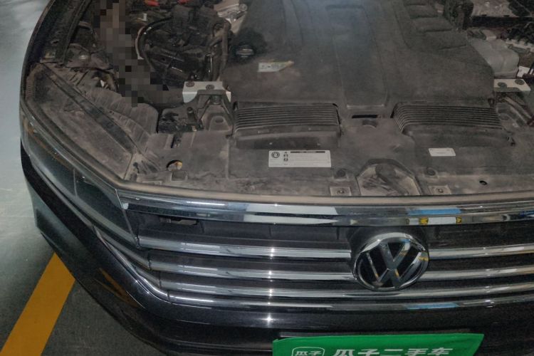 Used Volkswagen Touareg 2019 2.0 TSI Flagship Edition China VI Engine Bay Right