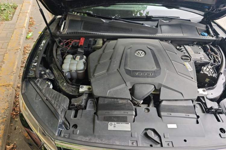 Used Volkswagen Touareg 2019 3.0 TSI RuiFeng Edition China V Standard Engine Bay Right