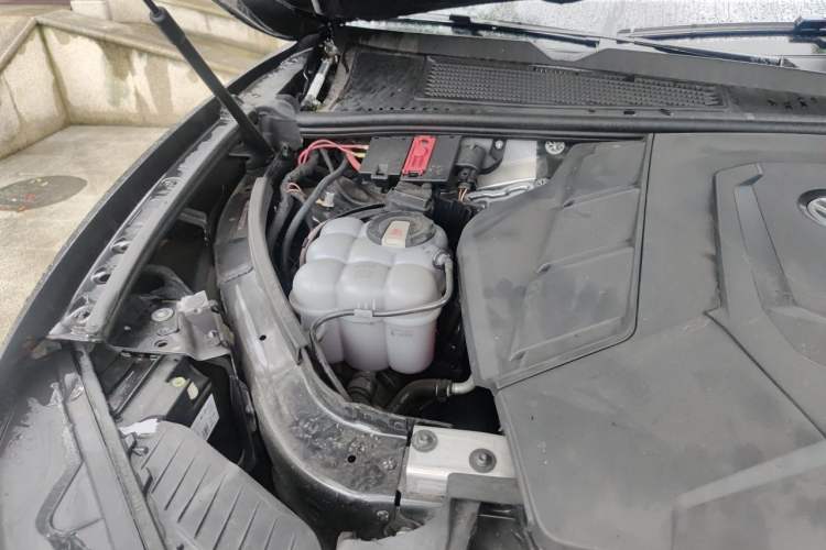 Used Volkswagen Touareg 2019 3.0 TSI RuiFeng Edition China VI Standard Engine Bay Right