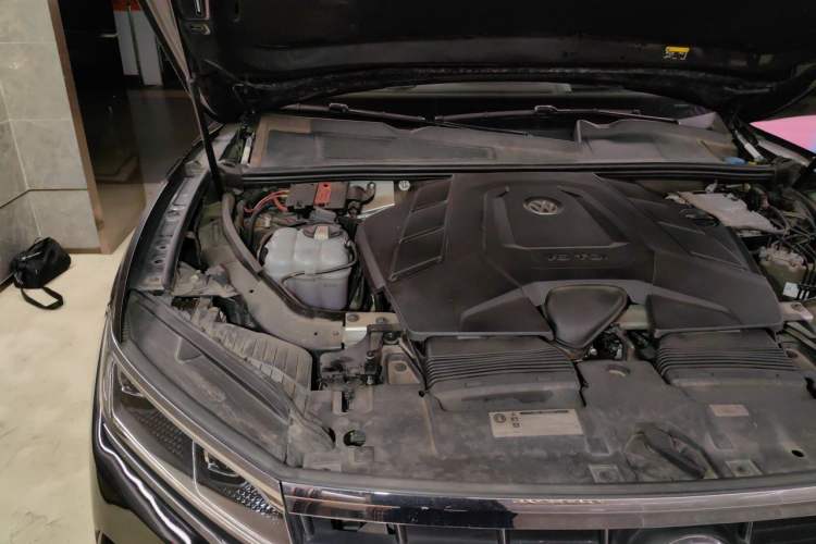 Used Volkswagen Touareg 2019 3.0 TSI RuiFeng Edition China V Standard Engine Bay Right