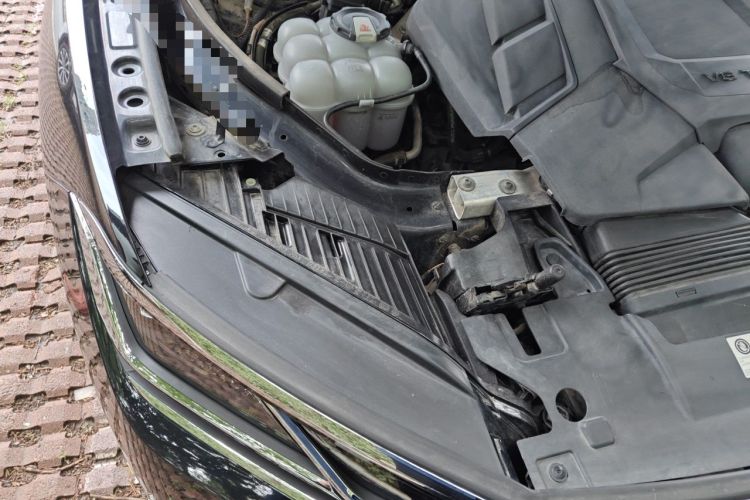 Used Volkswagen Touareg 2019 3.0 TSI Advanced Version China V Standard Engine Bay Right