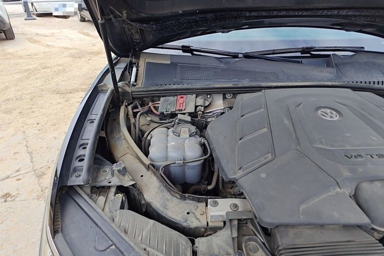Used Volkswagen Touareg 2019 3.0 TSI RuiFeng Edition China VI Standard Engine Bay Right