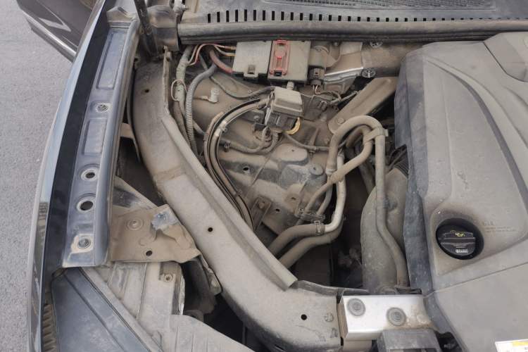 Used Volkswagen Touareg 2019 2.0TSI Ruiyi Edition China VI Standard Engine Bay Right